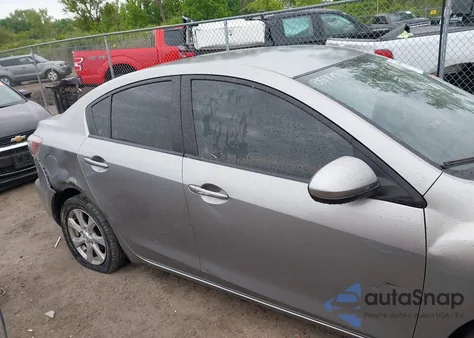 2010 Mazda Mazda3 I Touring z USA, uszkodzony, nr VIN JM1BL1SG4A1346497